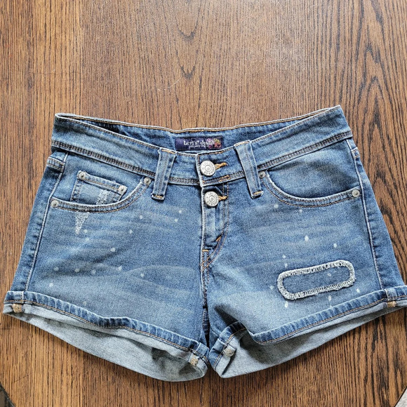 Levi's Distressed Medium Wash Double Button Jean Denim Shorts Size Junior's 5 - Picture 3 of 9